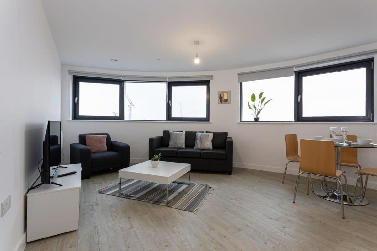 Stunning 2 Bed Apartment In Salford Amazing Views 맨체스터 외부 사진