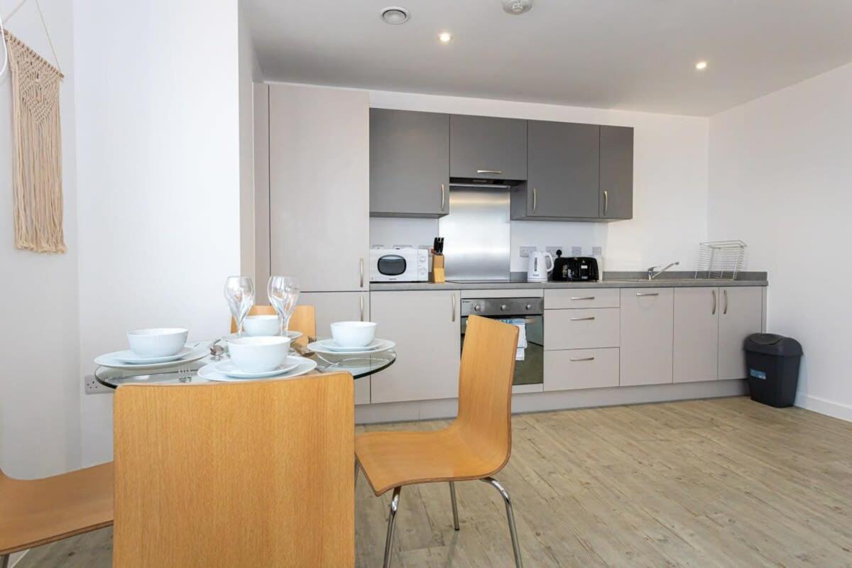 Stunning 2 Bed Apartment In Salford Amazing Views 맨체스터 외부 사진