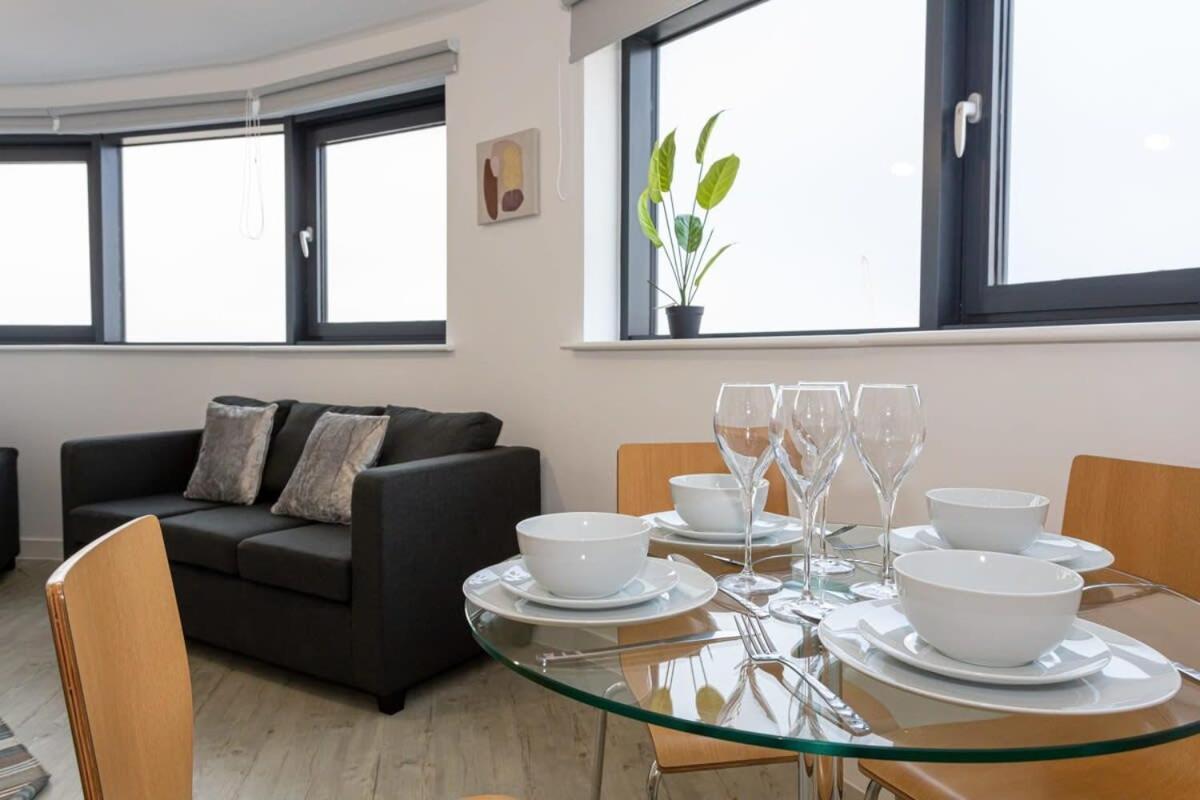 Stunning 2 Bed Apartment In Salford Amazing Views 맨체스터 외부 사진
